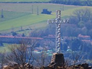63 Maxi zoom sulla croce del monte Filaressa (1134 m)